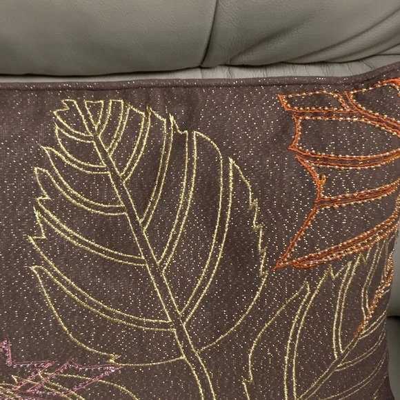 Kim Seybert Embroidered Leaves Throw Pillows Duck Feather Brown/Gold NWT S/2 - Picture 8 of 10